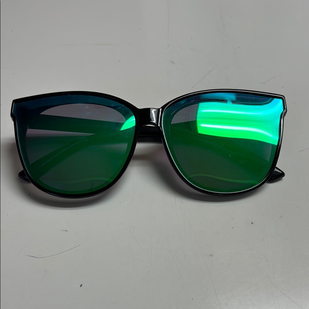 Emerald Green and Black Wayfarer Sunglasses
